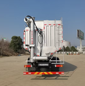 High Efficiency Bulk Grain Transporter Truck